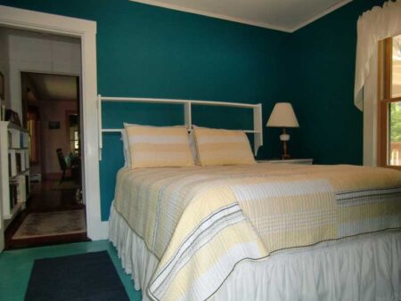 Vacation Rental Property - Bungalow - Orleans Mass., 9 Pond Road - Bedroom bed