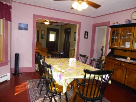 Vacation Rental Property - Bungalow - Orleans Mass., 9 Pond Road - Dining Room table end