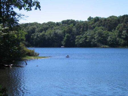 Vacation Rental Property - Bungalow - Orleans Mass., 9 Pond Road - Dockside to Lake